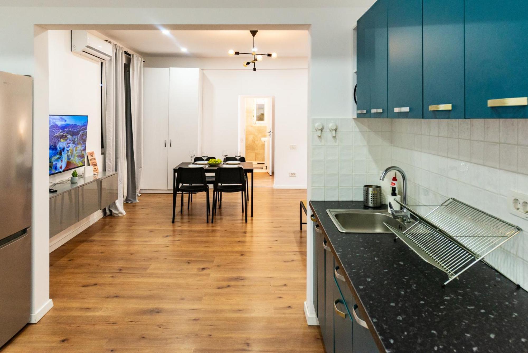 Ultracentral Spacious 4br 公寓