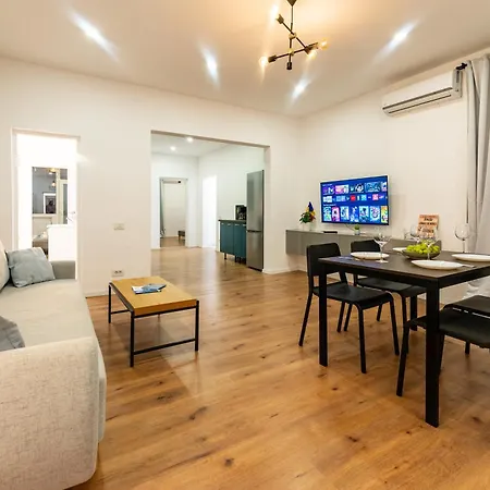 בוקרשט Ultracentral Spacious Apartment 4Br מראה חיצוני תמונה