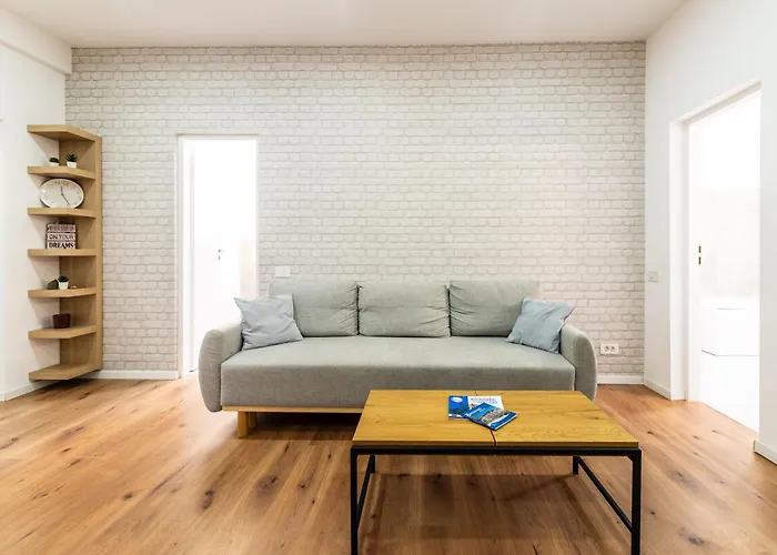 Ultracentral Spacious Apartment 4Br