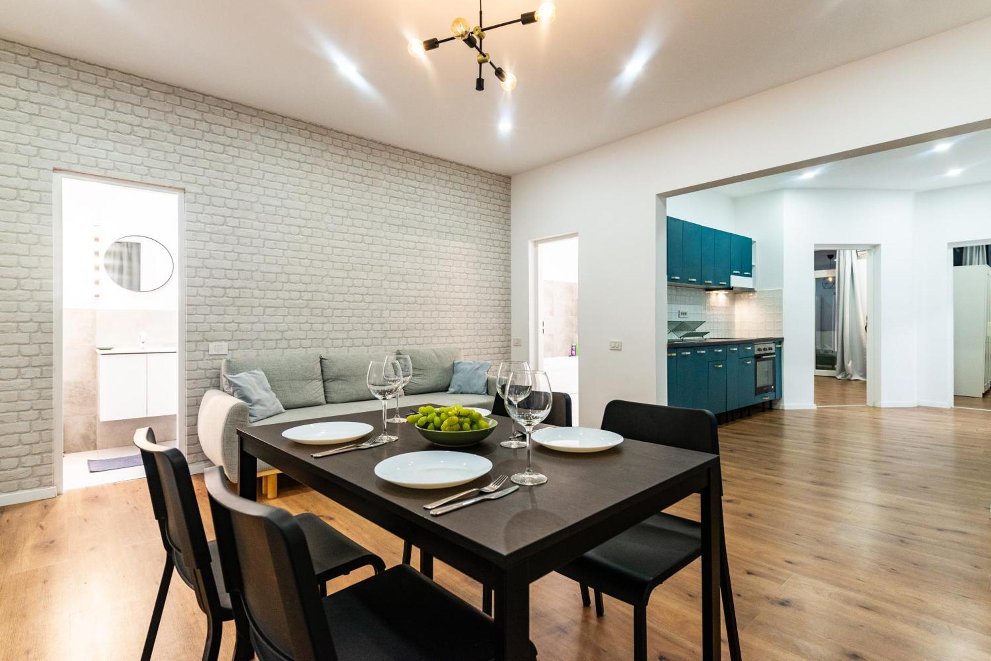 Apartment Ultracentral Spacious 4br Bucharest