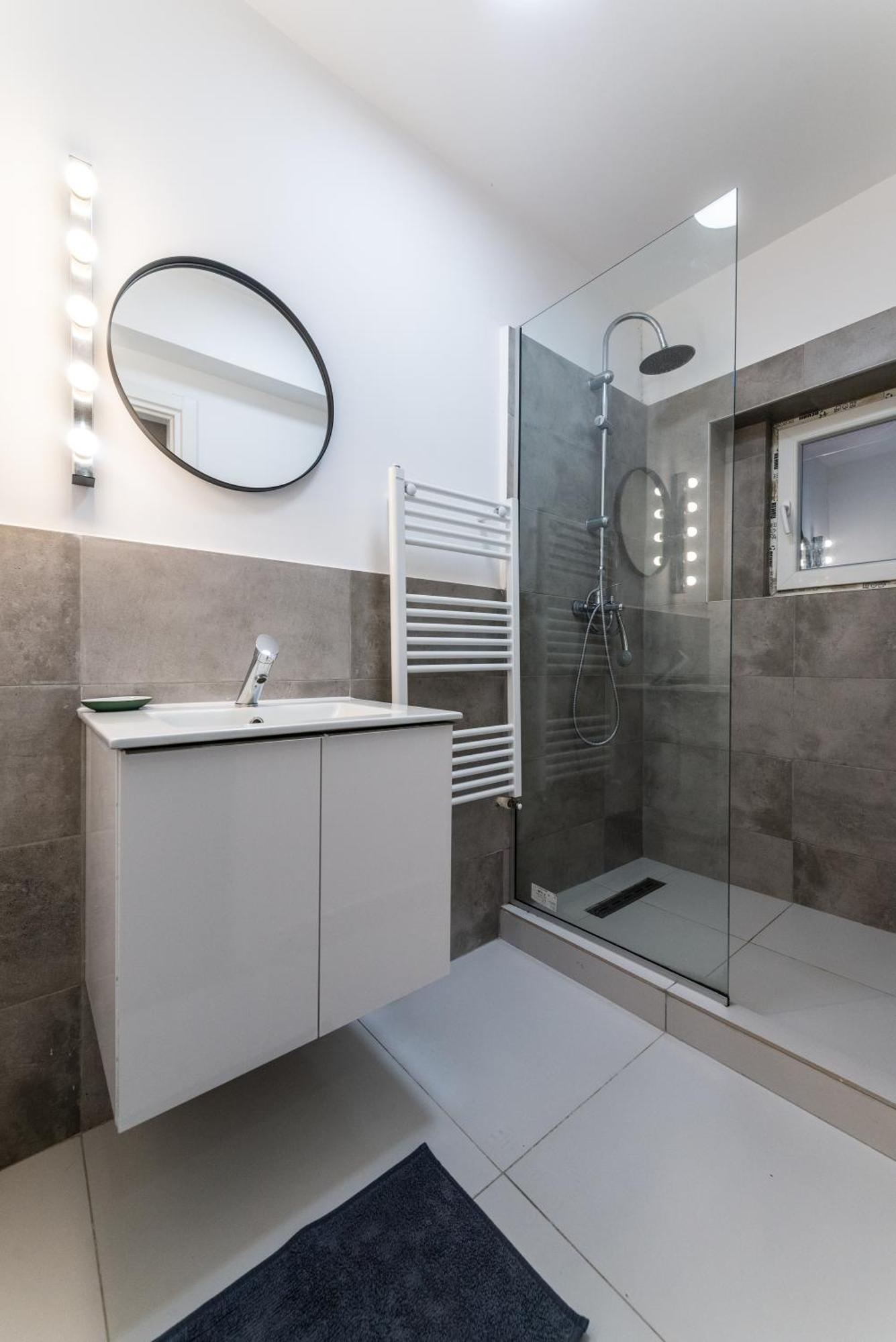 Ultracentral Spacious 4br Bucharest
