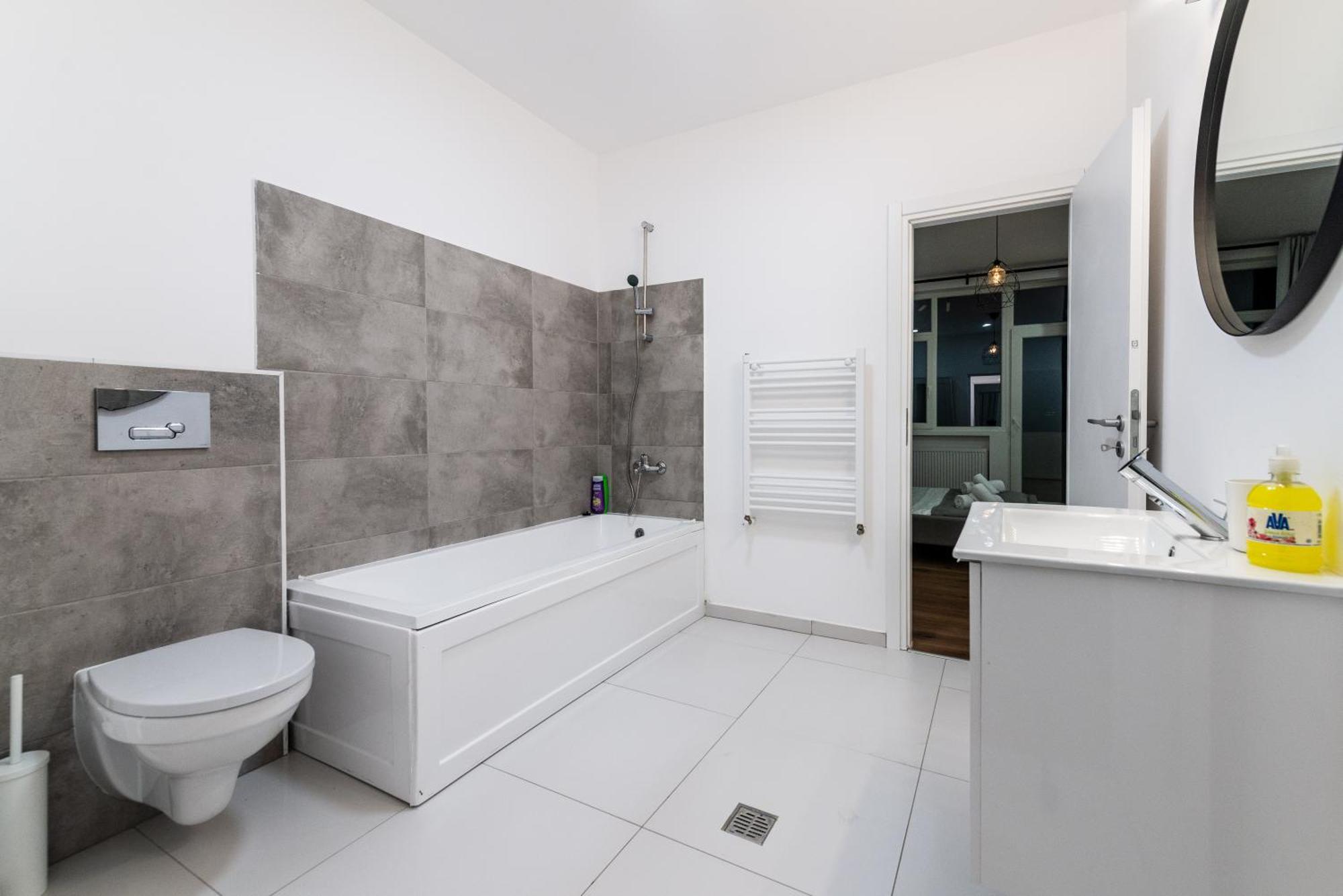 Ultracentral Spacious 4br * Bucharest