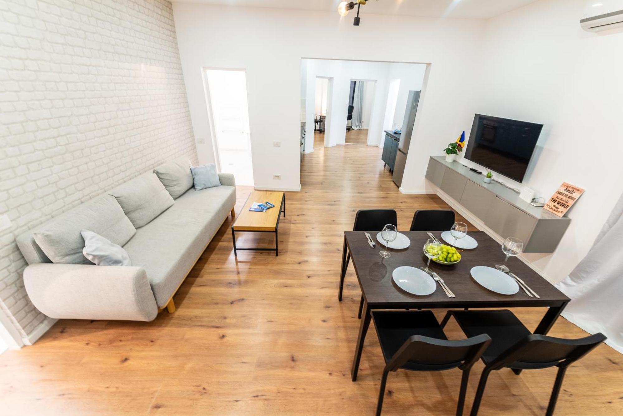 Ultracentral Spacious 4br Apartment