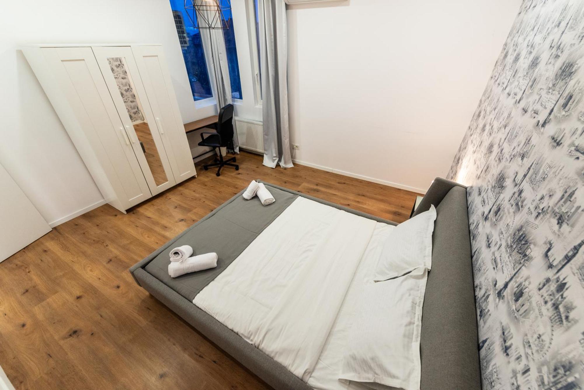 Ultracentral Spacious 4br Apartment Bucharest